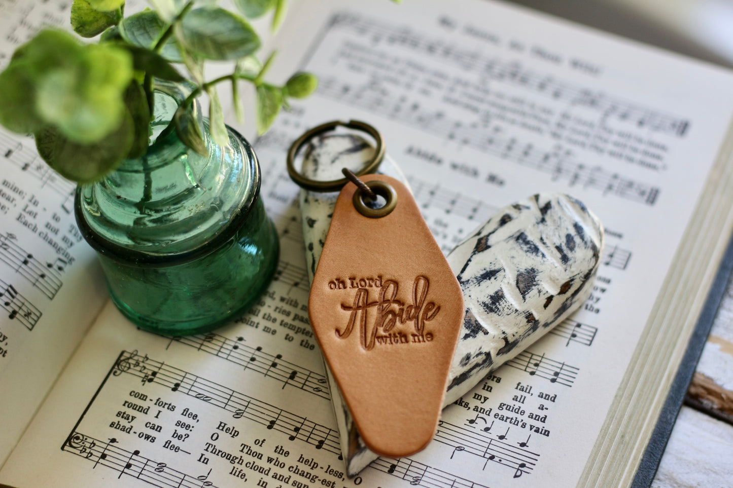 oh Lord, abide with me retro motel hymn leather keyring (camel/natural)