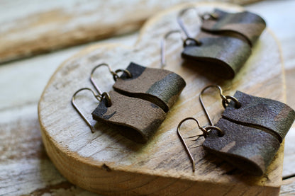 simple loop genuine leather earrings in matte camouflage